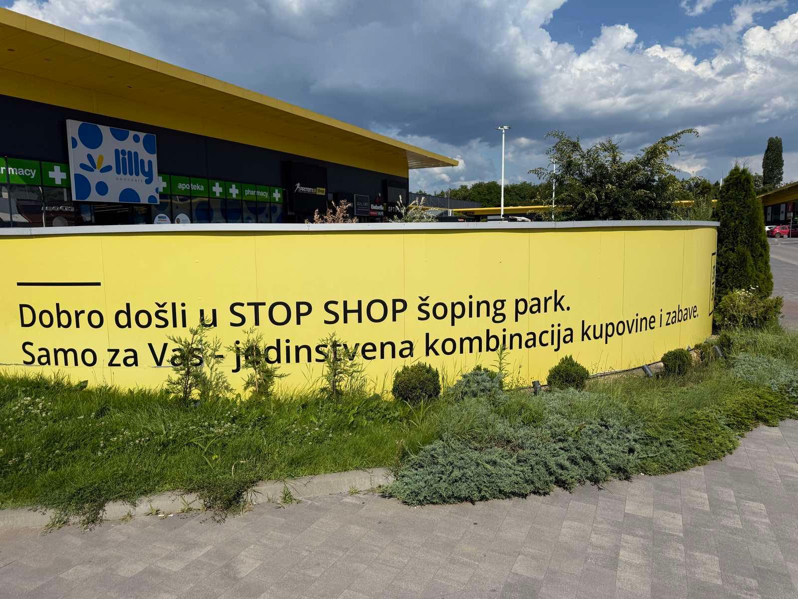 Stop Shop brendiranje ograde šoping parka