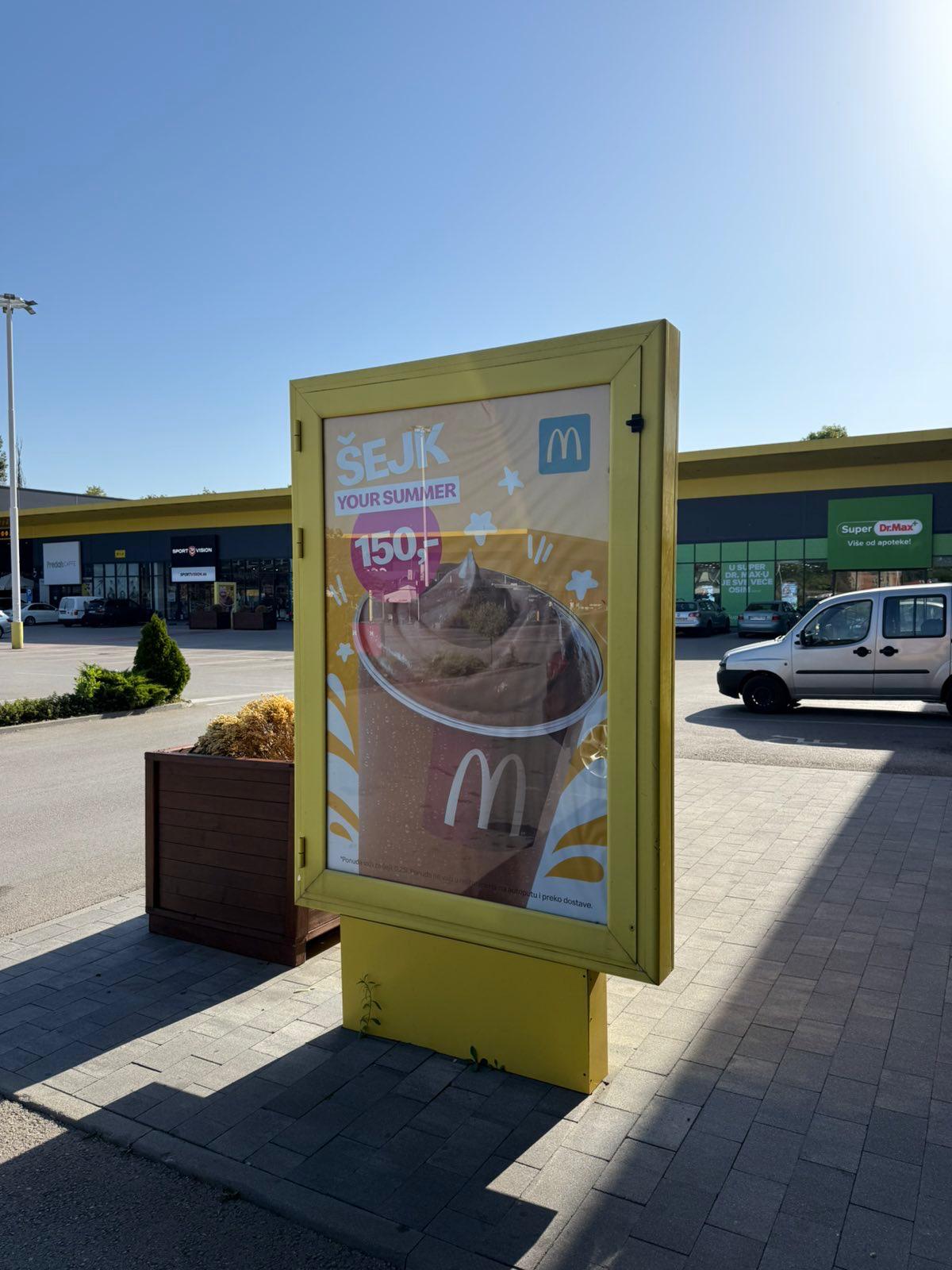 McDonald's reklamni pano za letnju ponudu